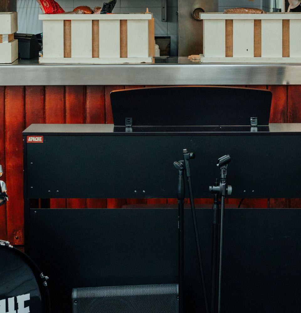 APACHE ROOFTOP BAR The Click Clack Hotel Bogotá APACHE ROOFTOP BAR The Click Clack Hotel Bogotá